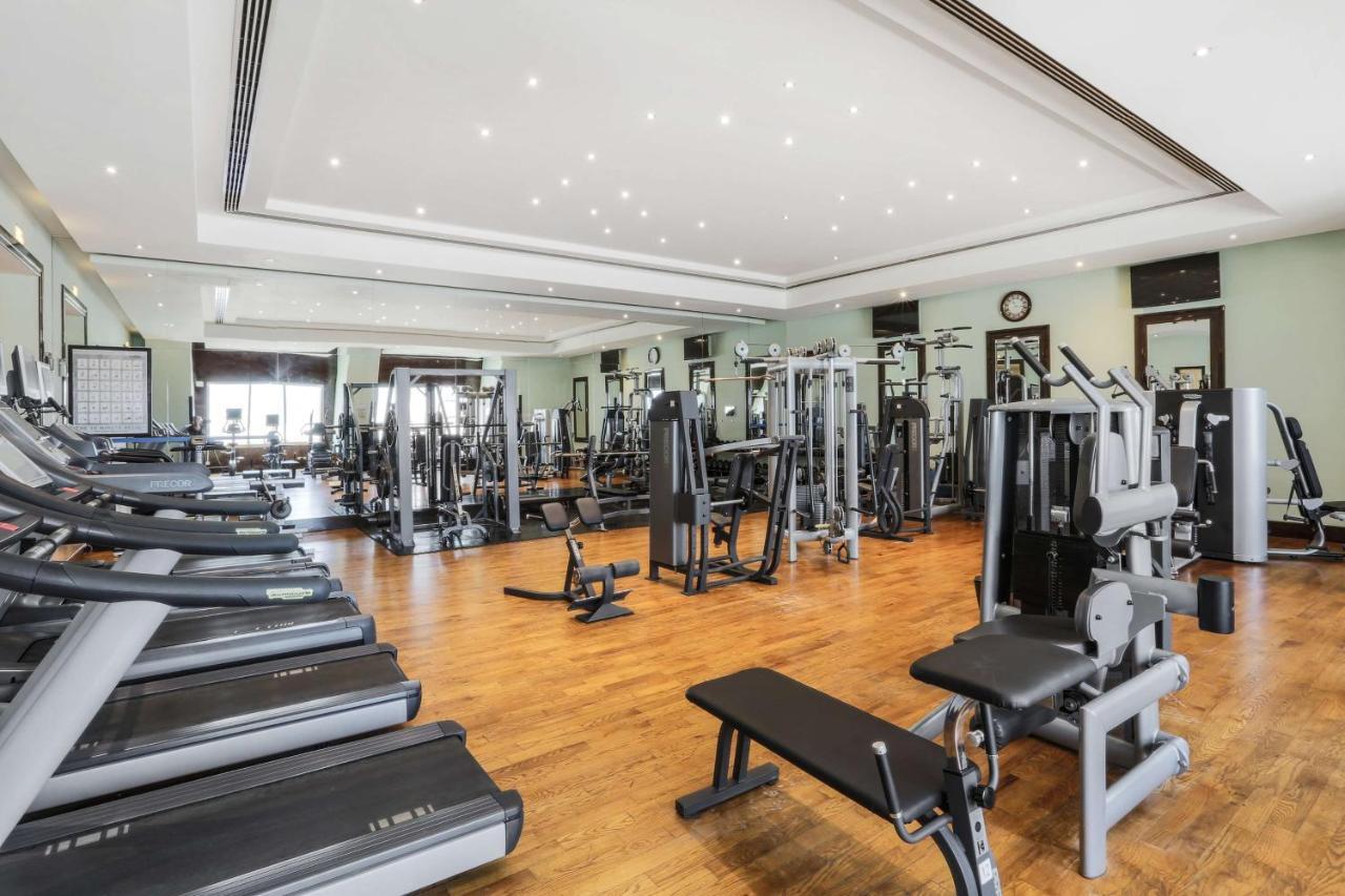 Radisson Blu Resort, ชาร์จาห์ ภายนอก รูปภาพ The gym at the hotel